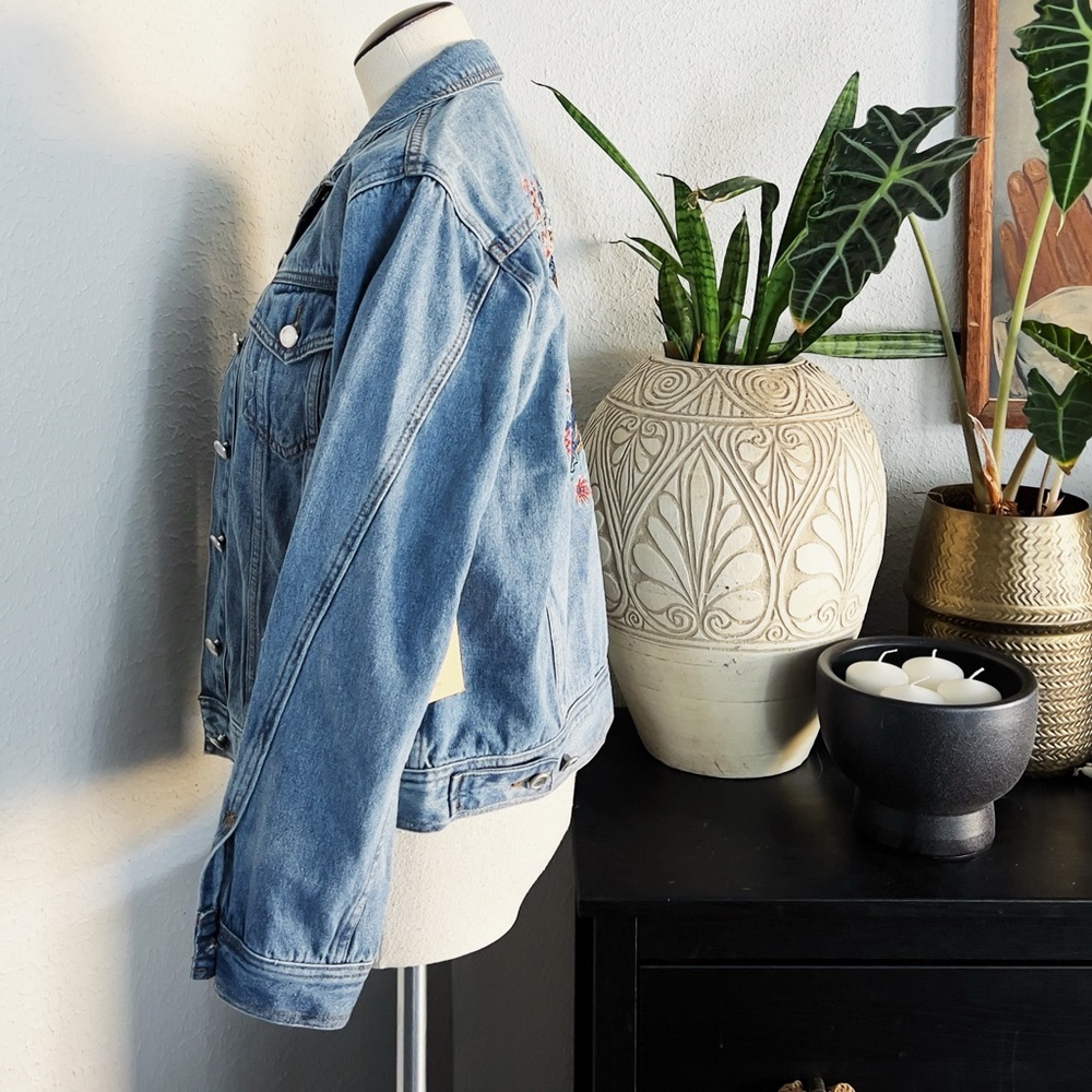 Blu Pepper Denim Jacket with Floral Embroidery NWT - Picture 5 of 6